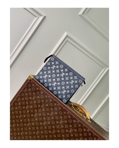 LV  Voyage  Handbag