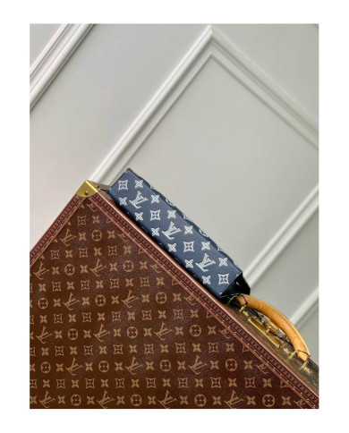LV  Voyage  Handbag