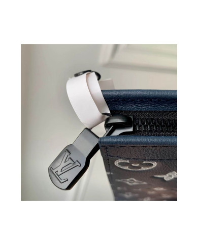 LV  Voyage  Handbag
