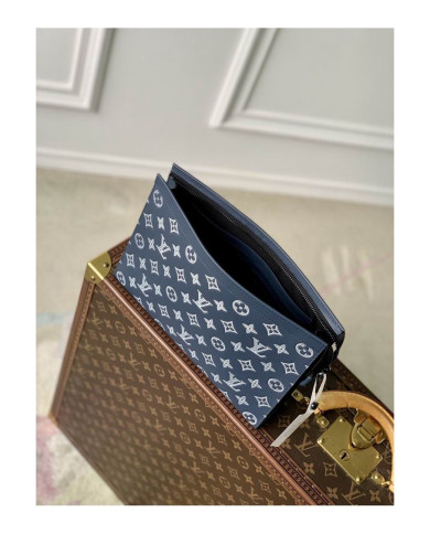 LV  Voyage  Handbag