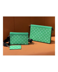 LV  Voyage  Handbag