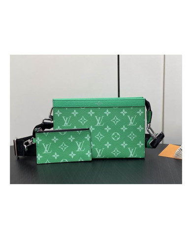 LV  Voyage  Handbag
