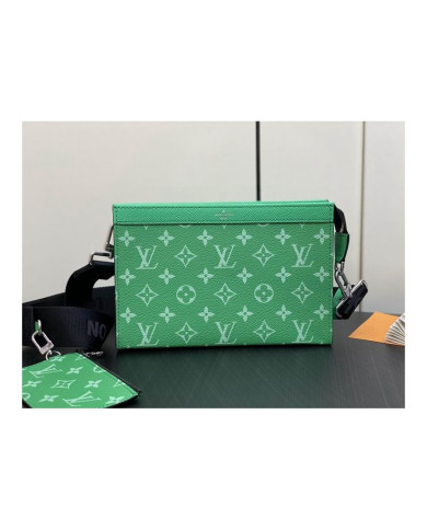 LV  Voyage  Handbag
