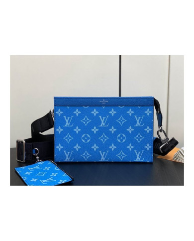 LV  Voyage  Handbag