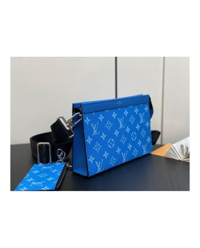 LV  Voyage  Handbag