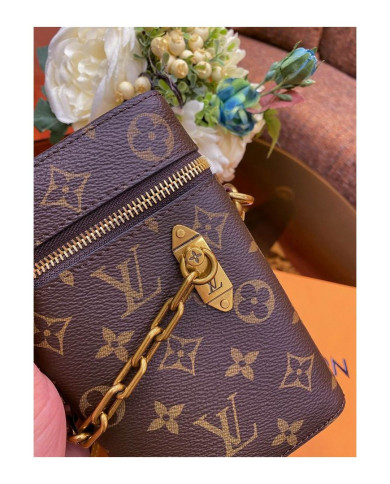 LV   Mobile phone bag