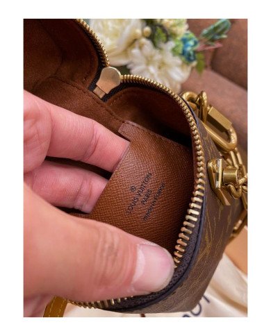 LV   Mobile phone bag