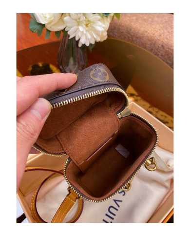 LV   Mobile phone bag