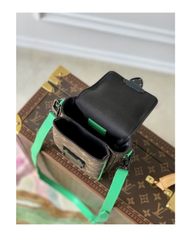 LV  S-Lock   Mobile phone bag