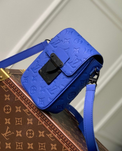 LV  S-Lock  Mobile phone bag