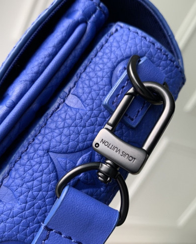 LV  S-Lock  Mobile phone bag