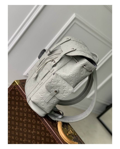LV  Christopher  Shoulder bag