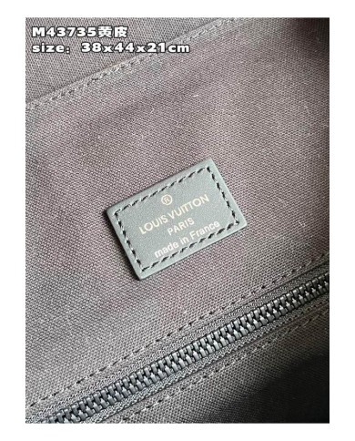 LV  Christopher  Shoulder bag