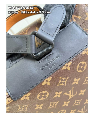 LV  Christopher  Shoulder bag