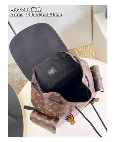 LV  Christopher  Shoulder bag