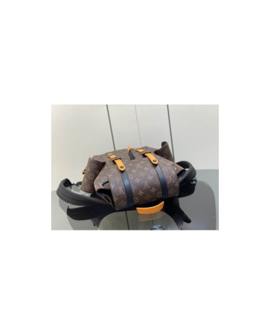 LV  Christopher Shoulder bag