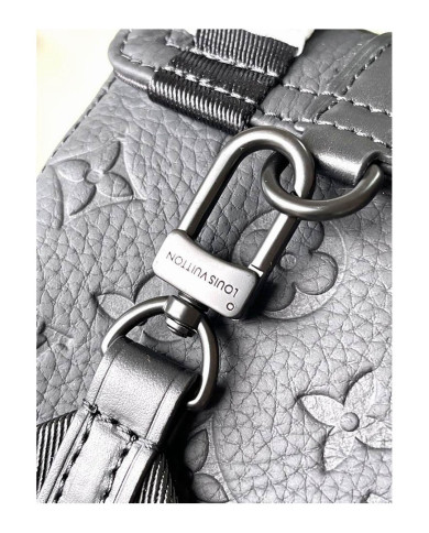 LV  Christopher Shoulder bag
