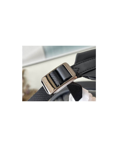 LV  Discovery Shoulder bag