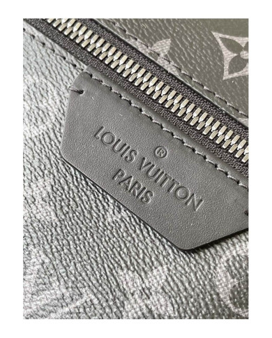 LV  Discovery Shoulder bag