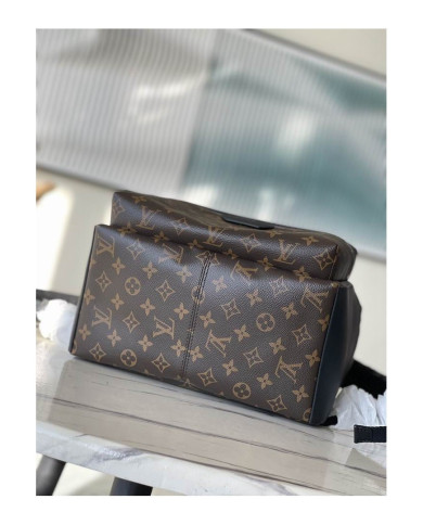 LV  Discovery Shoulder bag