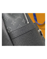 LV Discovery  Shoulder bag