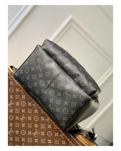 LV  Discovery Shoulder bag