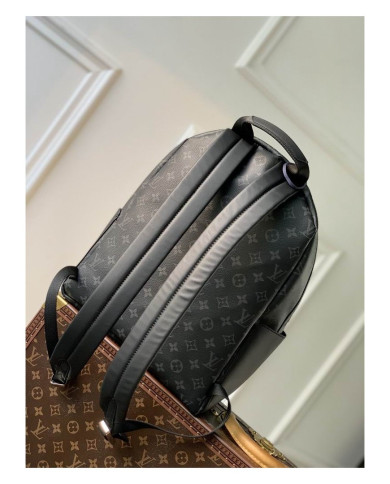 LV  Discovery Shoulder bag