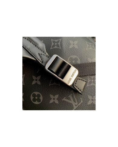 LV  Discovery Shoulder bag