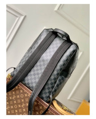 LV  Discovery Shoulder bag