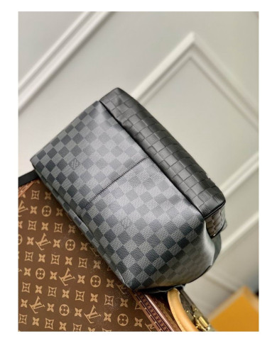 LV  Discovery Shoulder bag