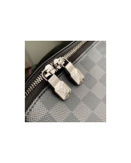 LV  Discovery Shoulder bag