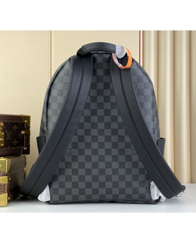 LV  Discovery Shoulder bag