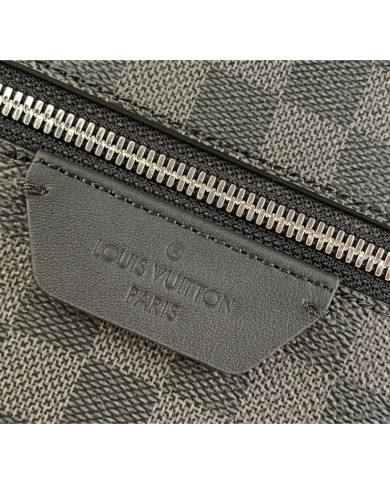 LV  Discovery Shoulder bag