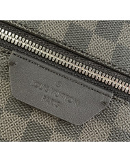 LV  Discovery Shoulder bag