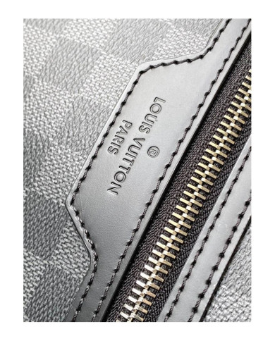 LV  Michael Shoulder bag
