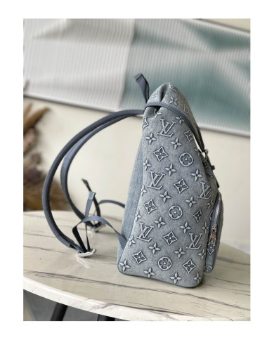 LV  Montsouris Shoulder bag