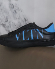 Valentino Couple style small white shoes
