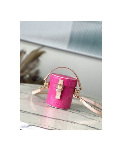 LV  Astor Bucket bag