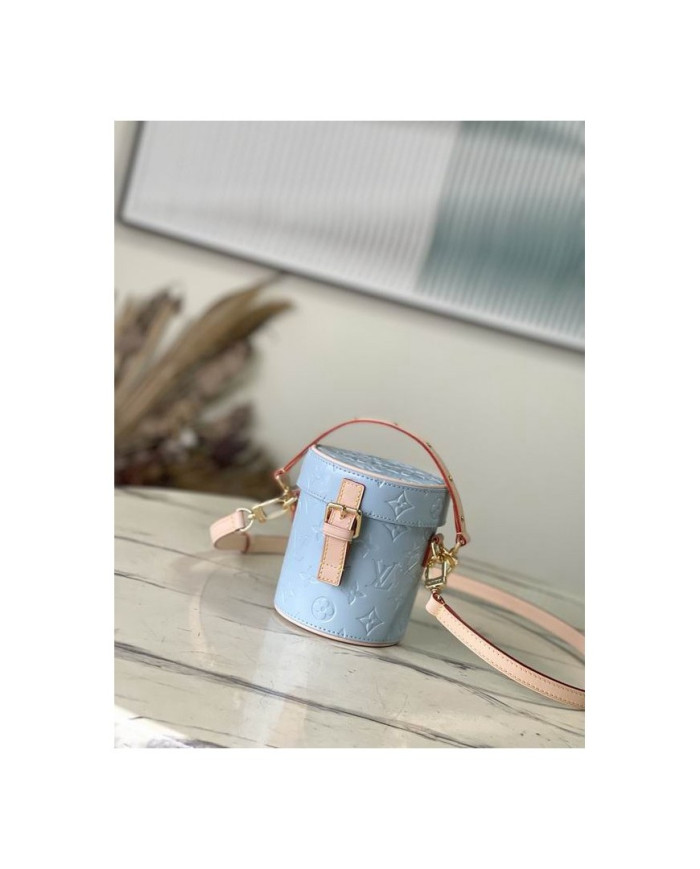 LV  Astor Bucket bag