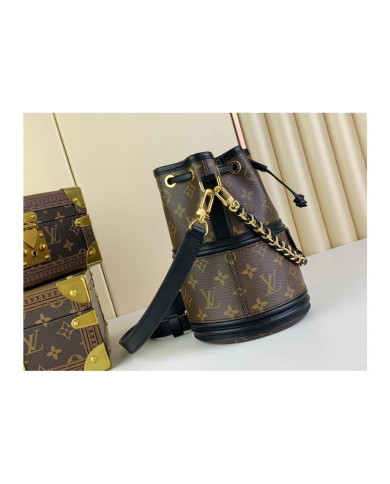 LV  Canoe Bucket bag