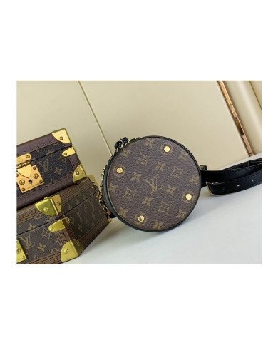 LV  Canoe Bucket bag