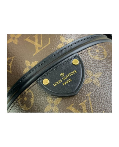 LV  Canoe Bucket bag