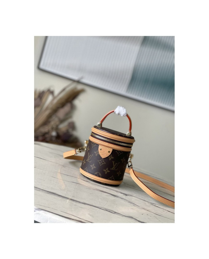 LV  Nano Bucket bag