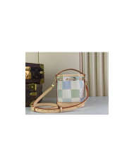 LV  NanoNoe Bucket bag