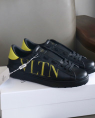 Valentino Couple style small white shoes