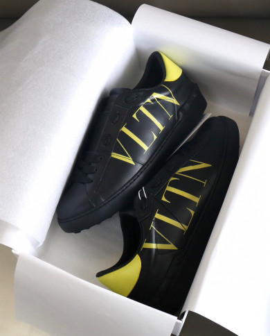 Valentino Couple style small white shoes
