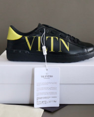 Valentino Couple style small white shoes