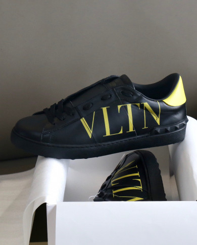 Valentino Couple style small white shoes