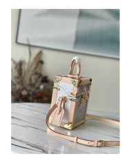 LV  Camera box