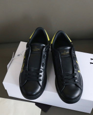 Valentino Couple style small white shoes